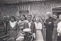 ks.Jan z parafianami w Juchnowcu