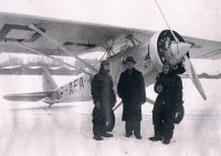 Warszawa - Pole Mokotowskie, PZL-Ł2  SP - AFA  od lewej kpt. pil.  Stanisław Skarżyński, inż. Jerzy Dąbrowski, por. obs. Andrzej Markiewicz